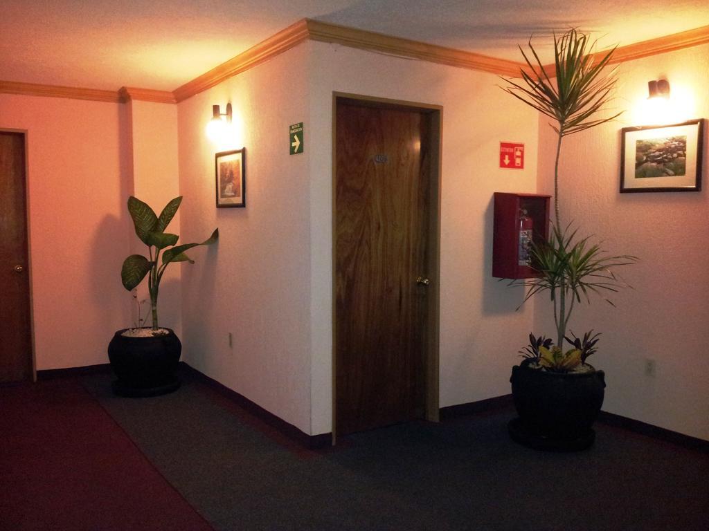 Hotel Siesta Del Sur Мехико Экстерьер фото